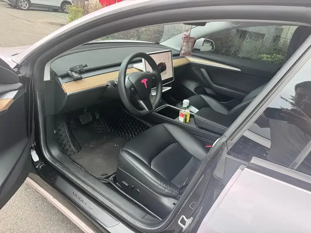 Tesla Model 3 — фото 3