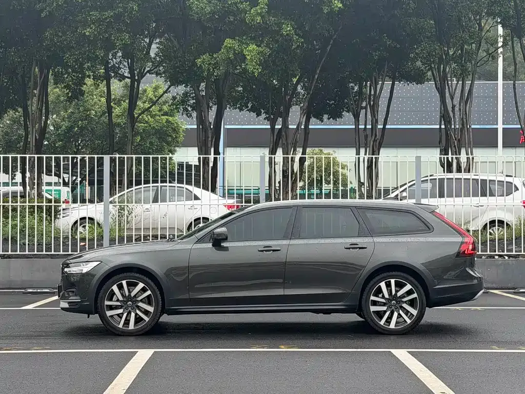 Volvo V90 — фото 6