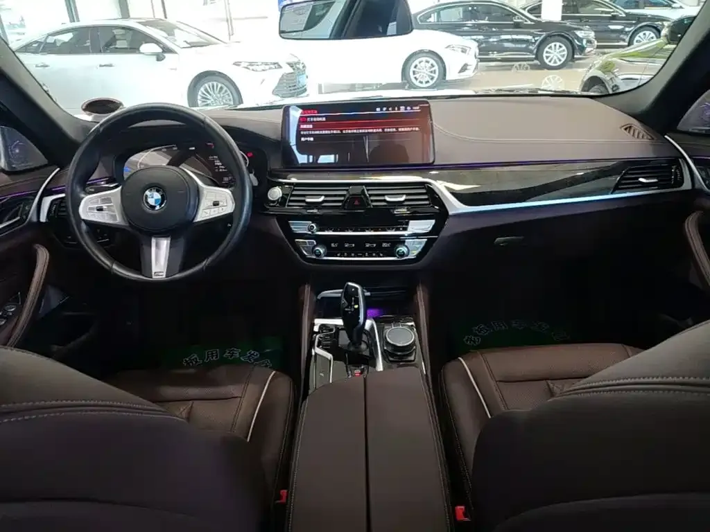 BMW 5 Series — фото 10