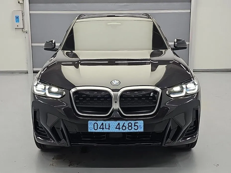 BMW iX3 — фото 1