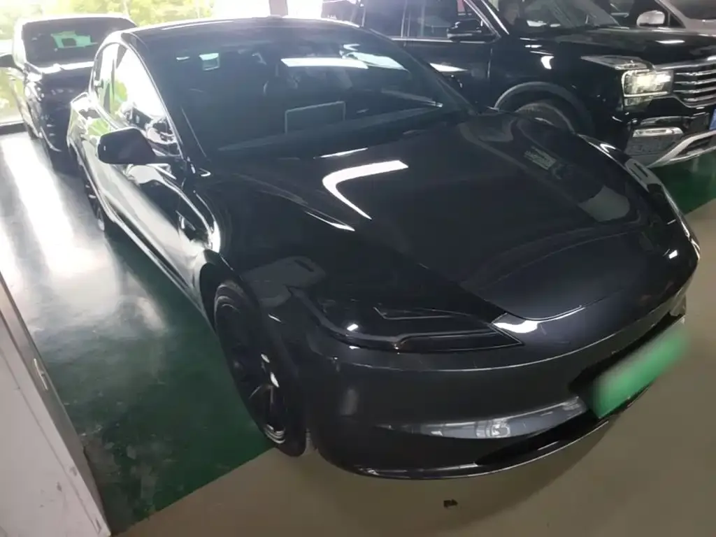 Tesla Model 3 — фото 4