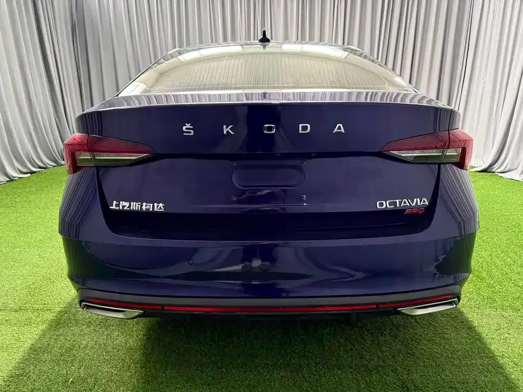 Skoda Octavia — фото 8