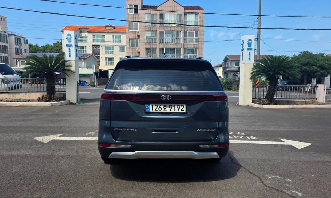 Kia Carnival — фото 10