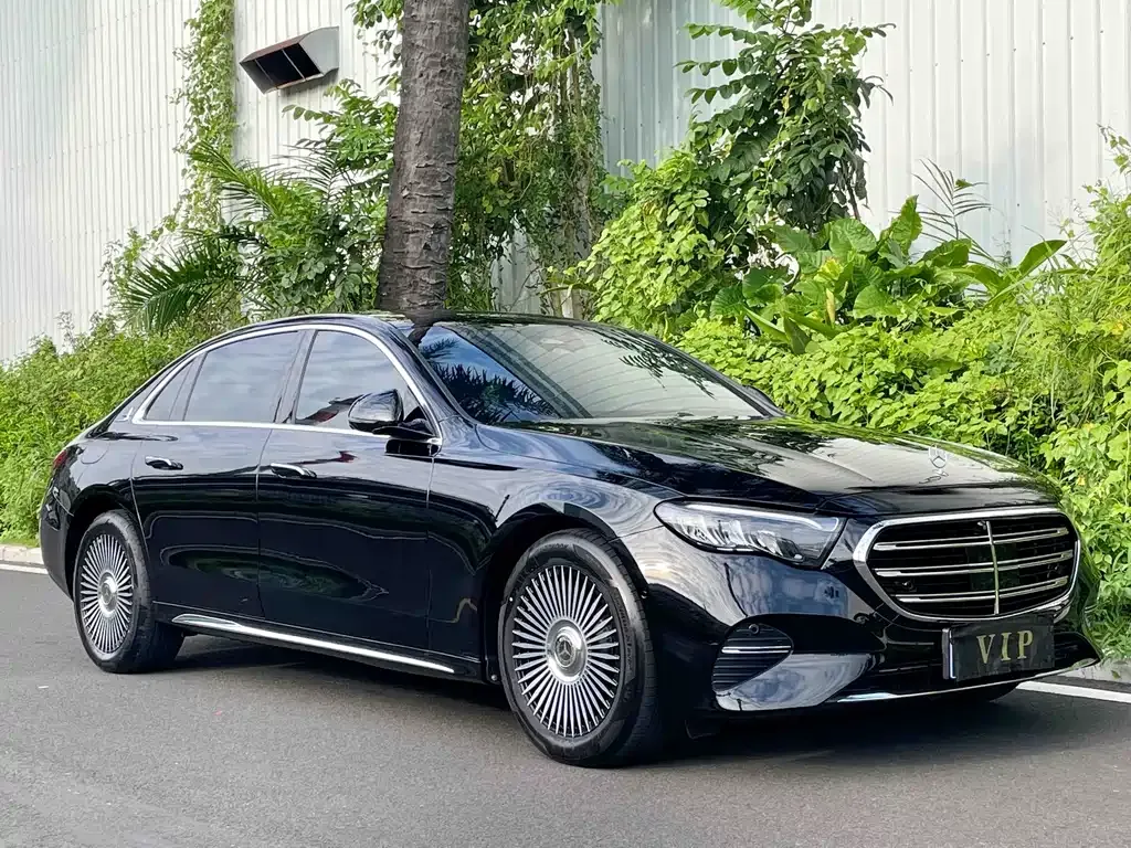 Mercedes-Benz E-Class — фото 6