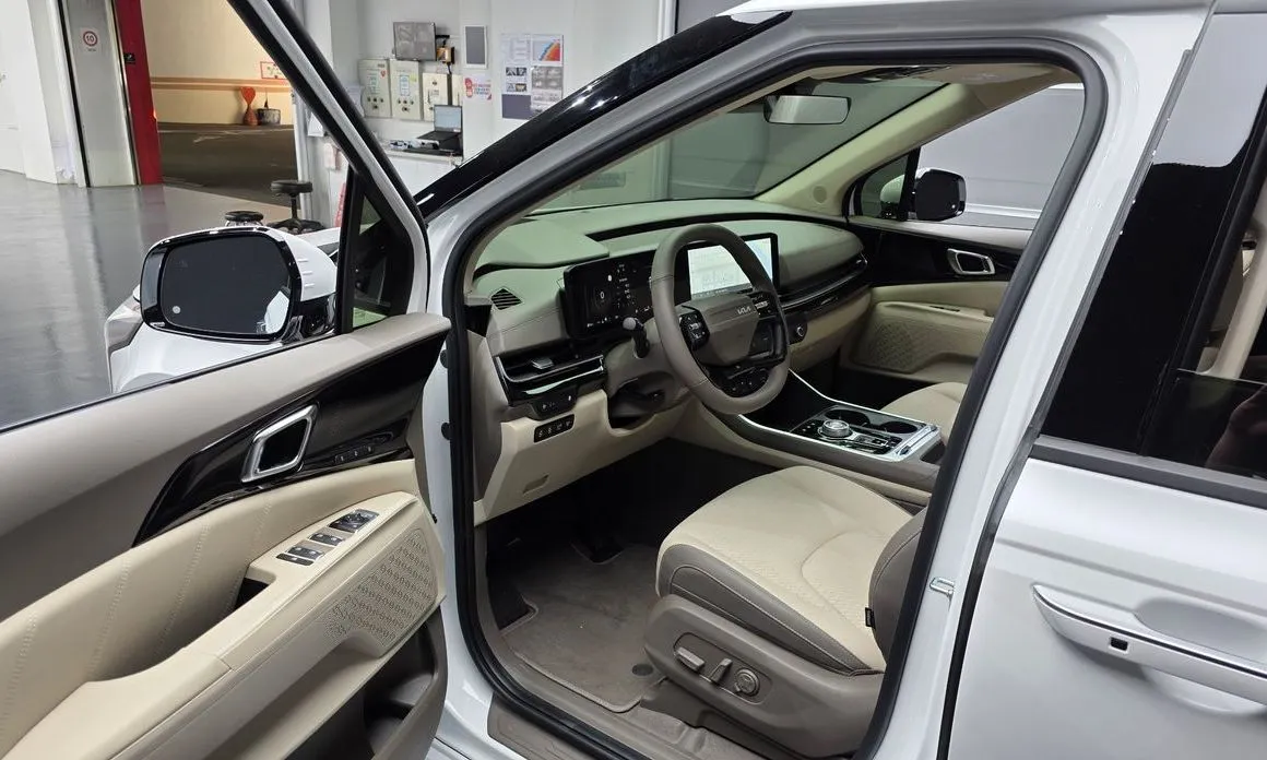 Kia Carnival — фото 10