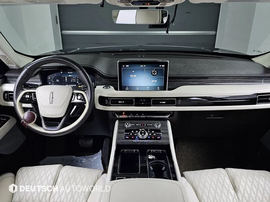 Lincoln Aviator — фото 10