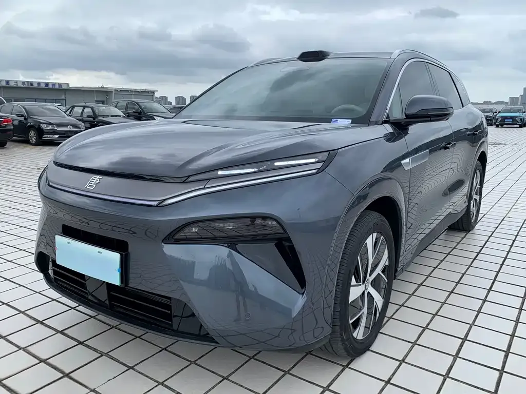 BYD Tang L — фото 1