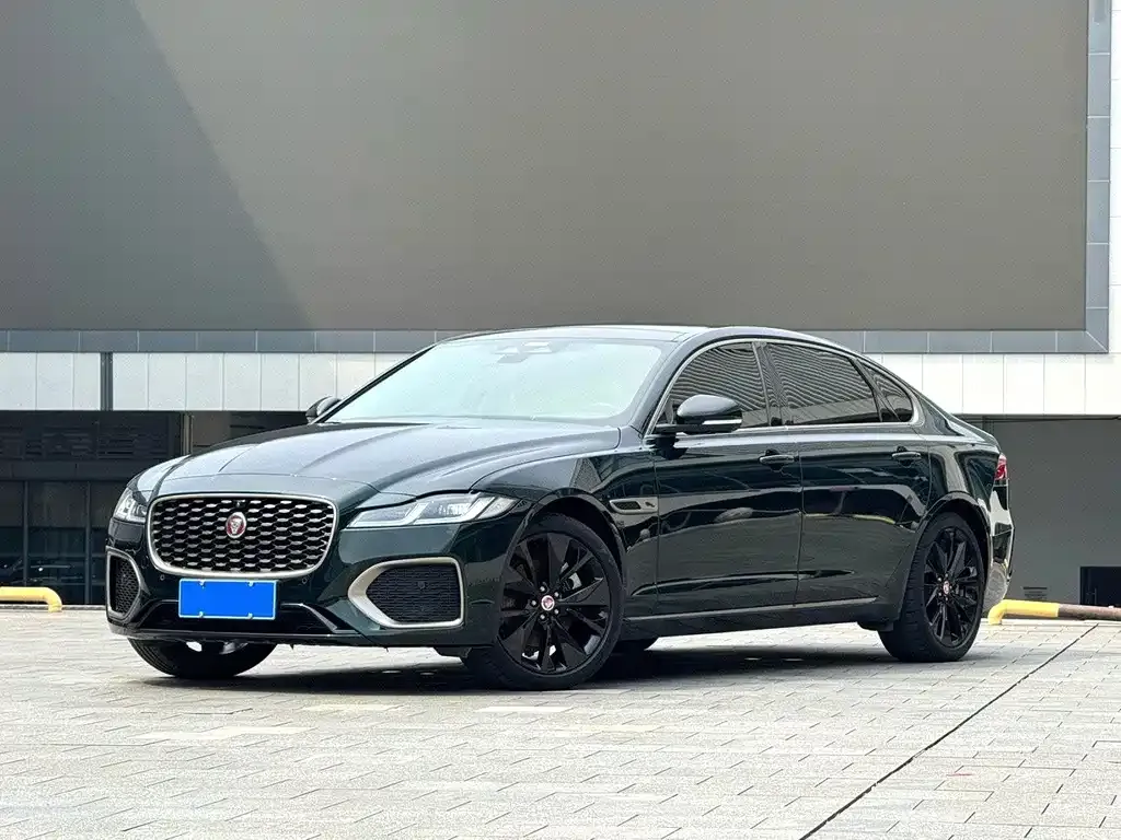 Jaguar XFL — фото 1