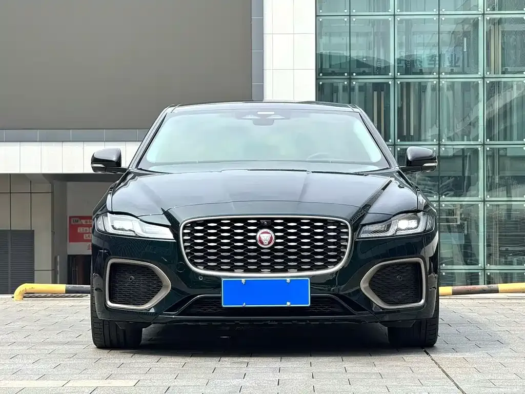 Jaguar XFL — фото 10