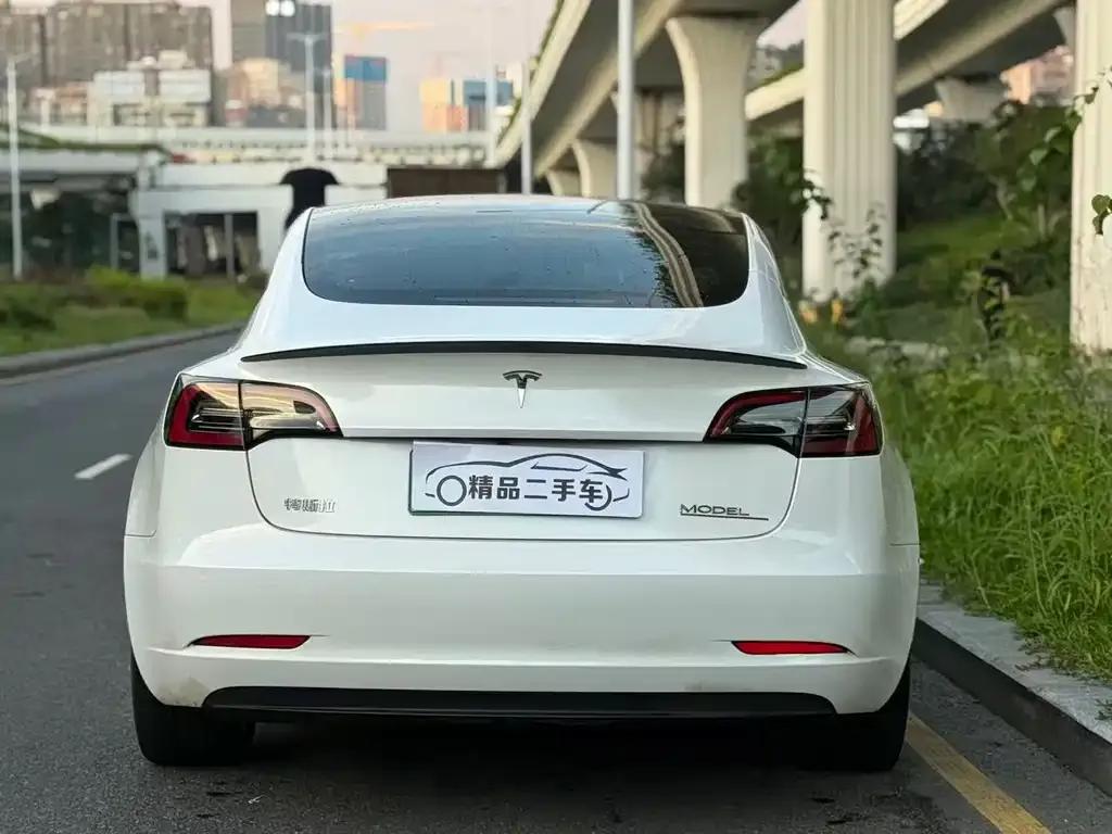 Tesla Model 3 — фото 6