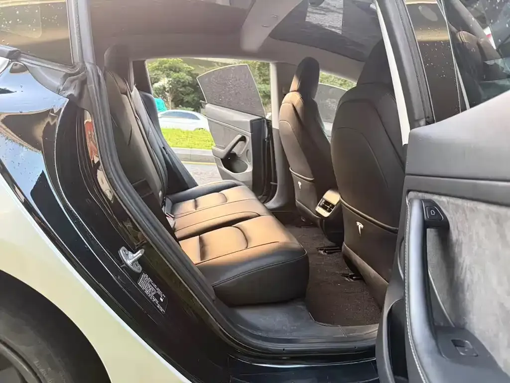 Tesla Model 3 — фото 3