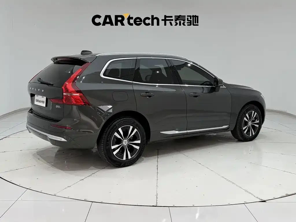 Volvo XC60 — фото 9