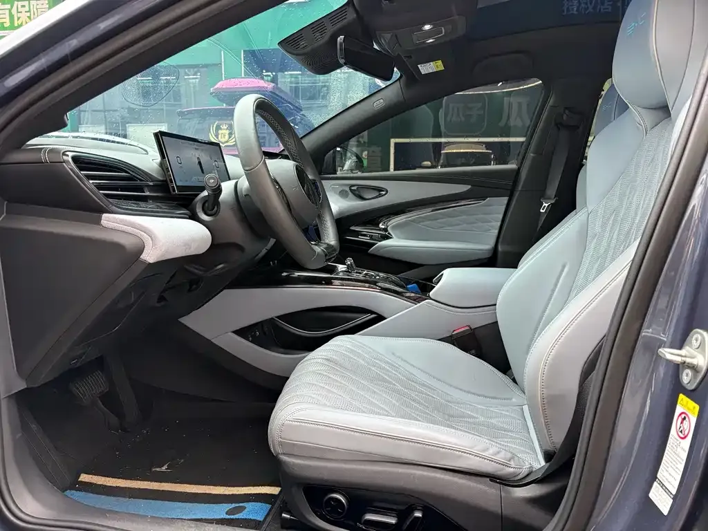 BYD Seal — фото 2