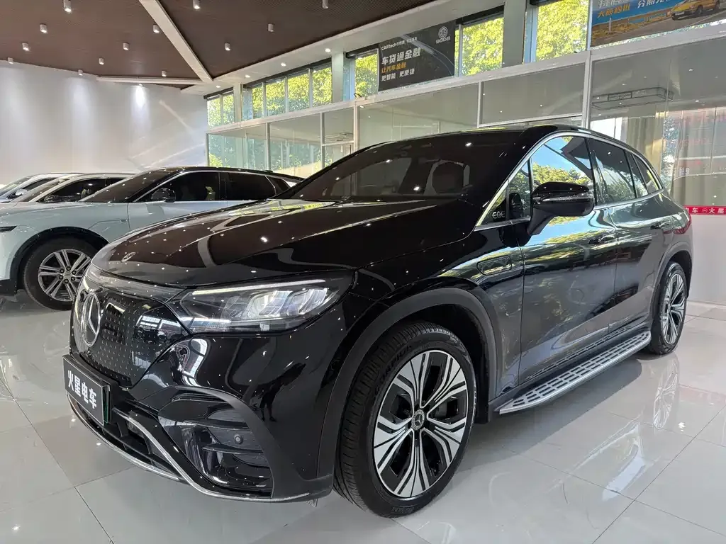 Mercedes-Benz EQE SUV — фото 1