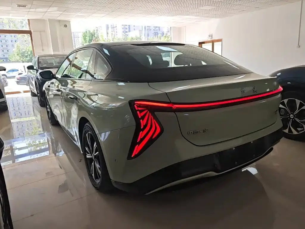 Hongqi EH7 — фото 10