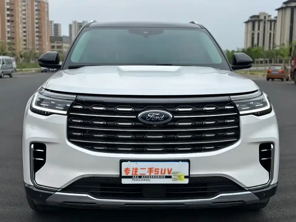 Ford Explorer — фото 1
