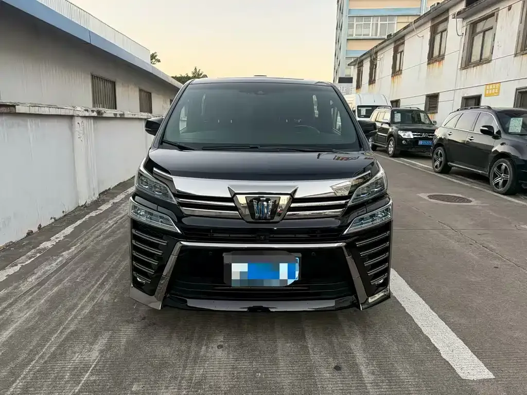 Toyota Vellfire — фото 7