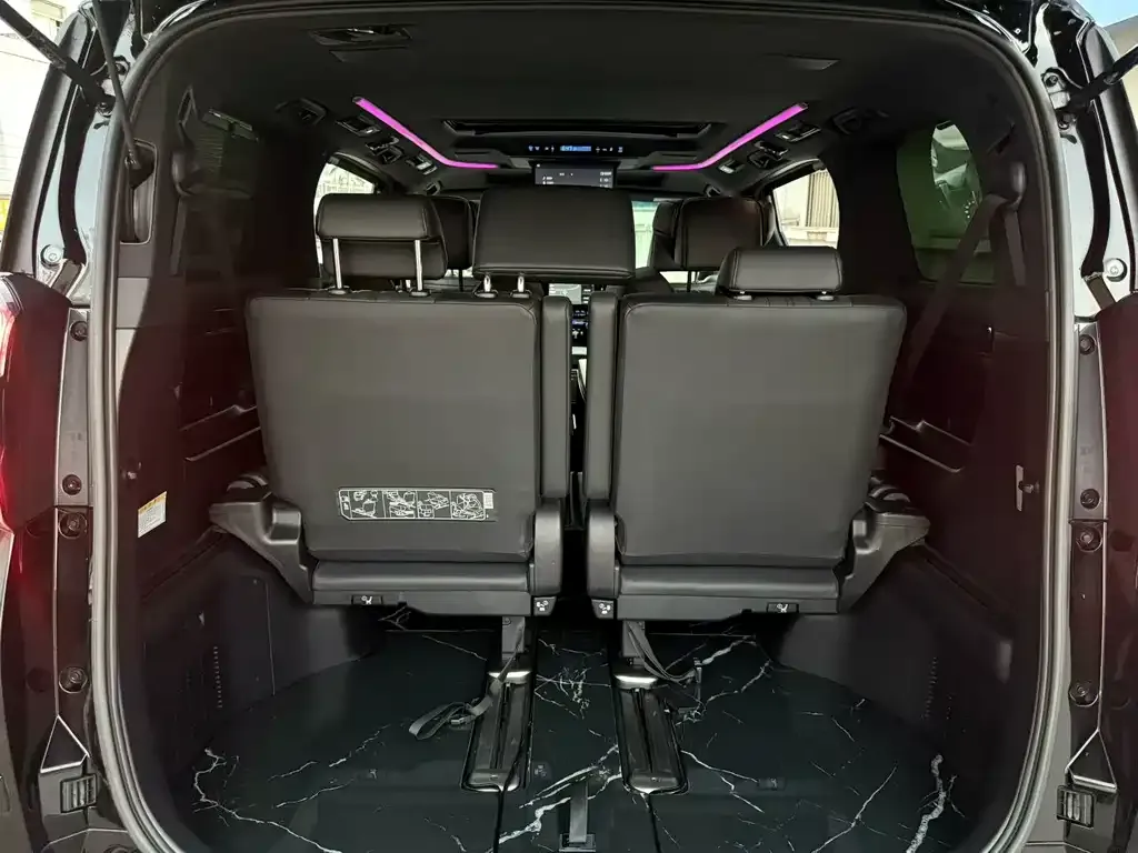 Toyota Vellfire — фото 5
