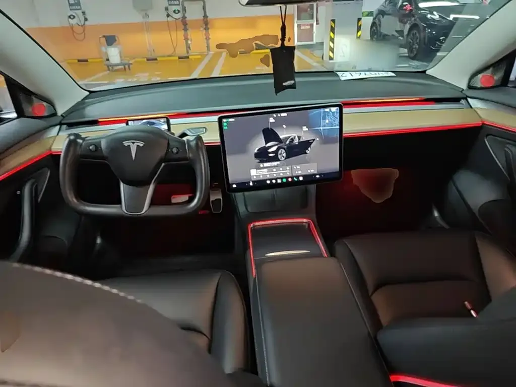 Tesla Model 3 — фото 6