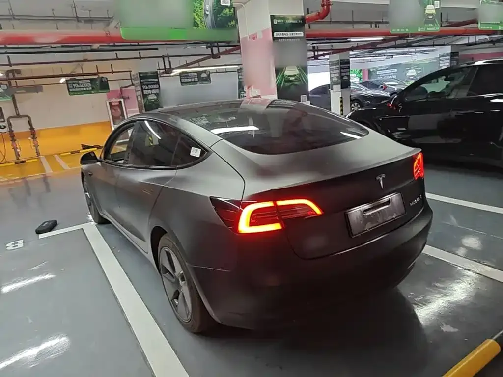 Tesla Model 3 — фото 10