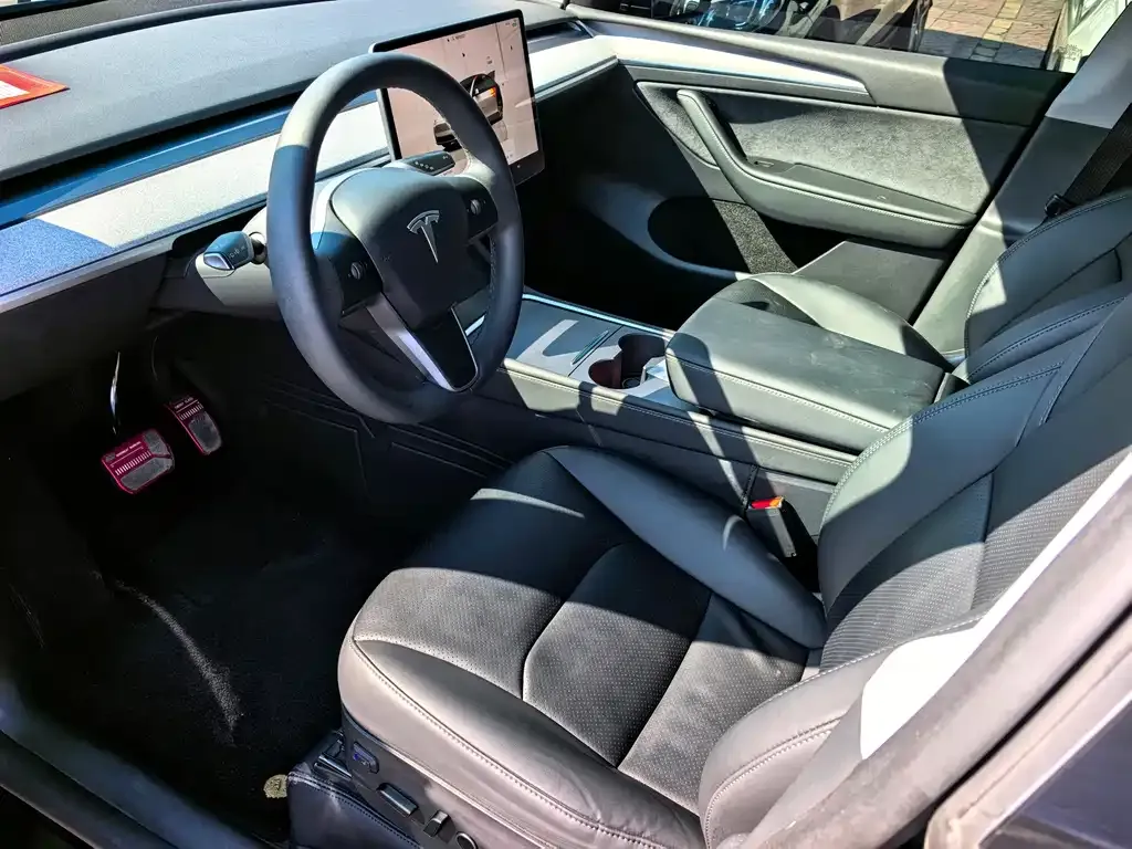 Tesla Model Y — фото 7