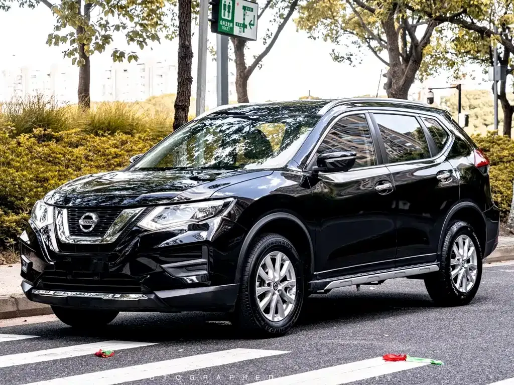 Nissan X-Trail — фото 1