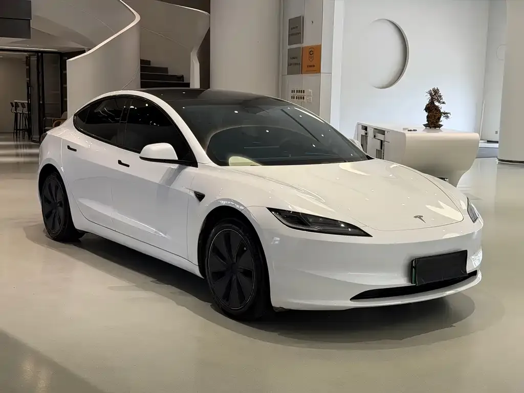 Tesla Model 3 — фото 6