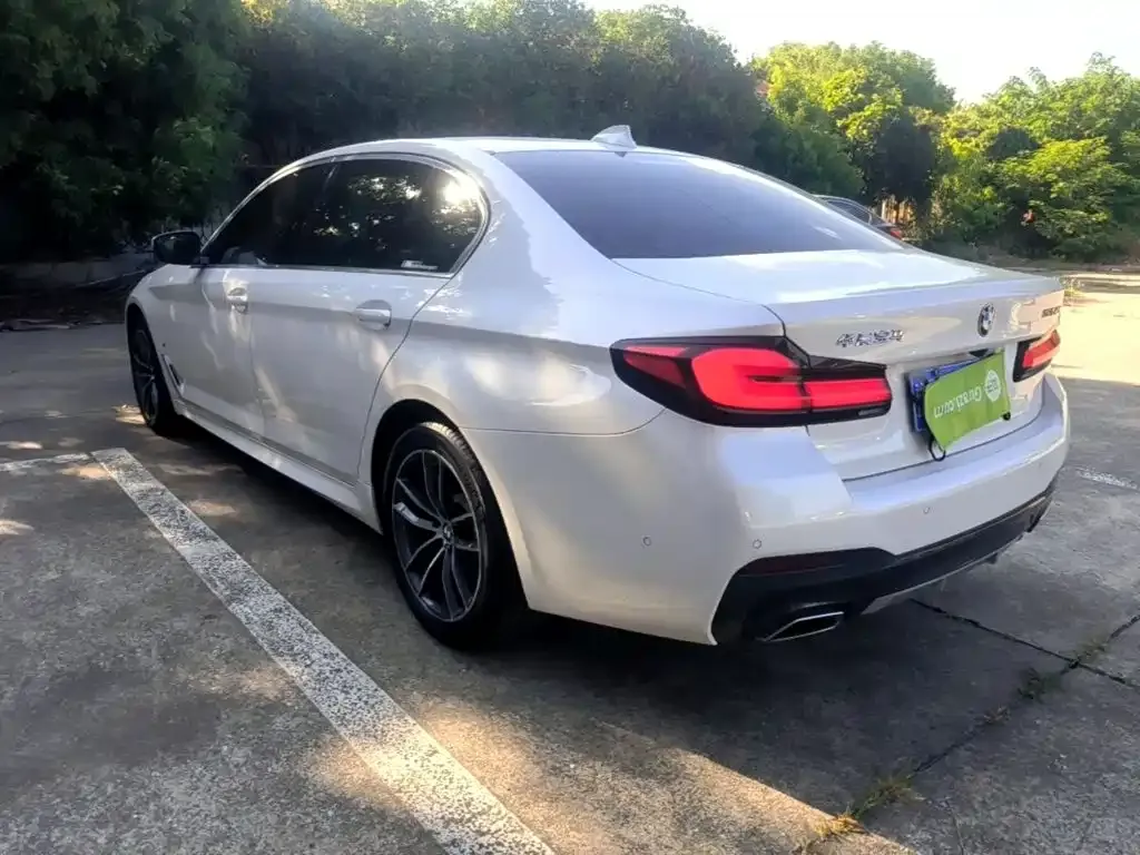 BMW 5 Series — фото 5