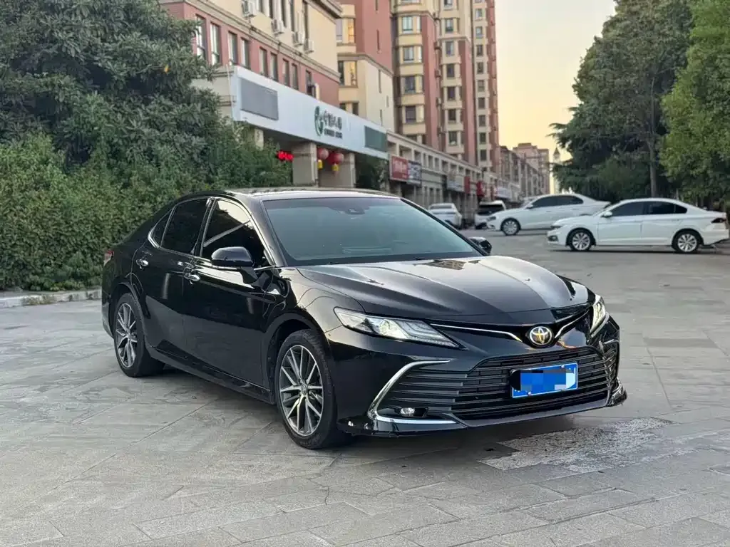 Toyota Camry — фото 6