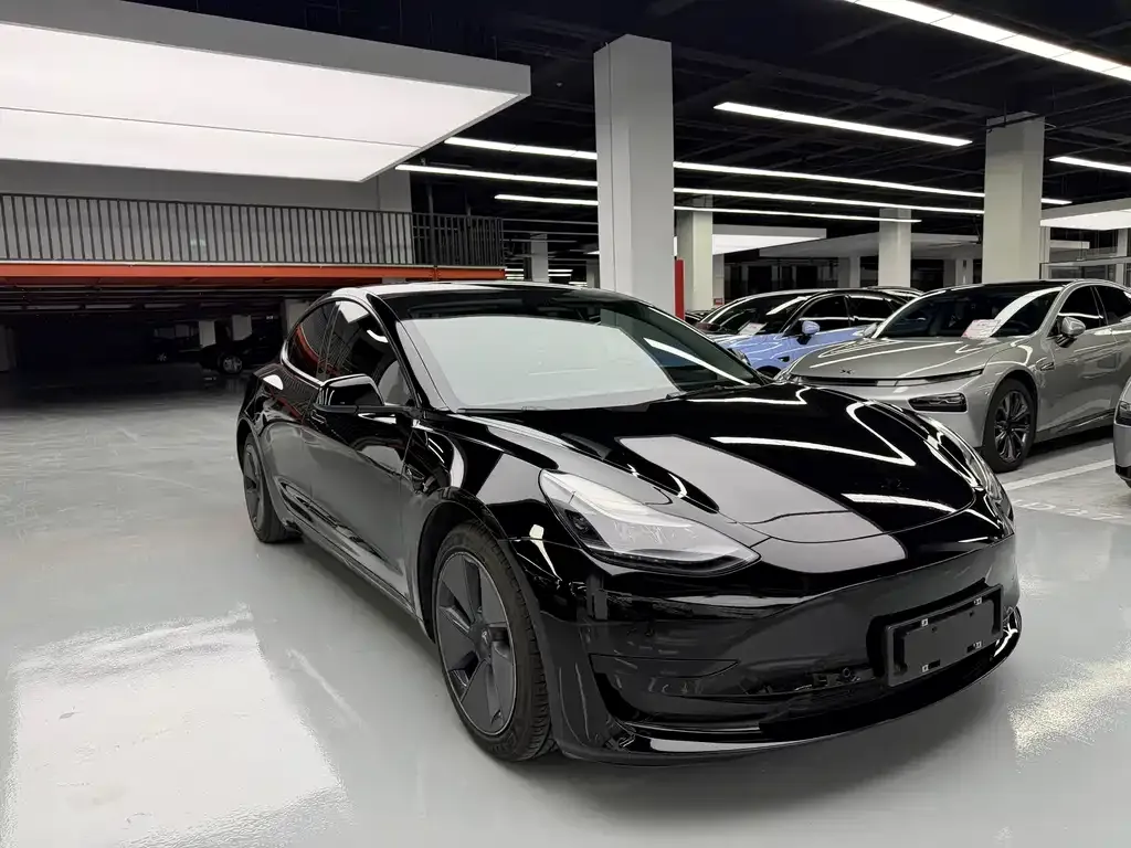 Tesla Model 3 — фото 7