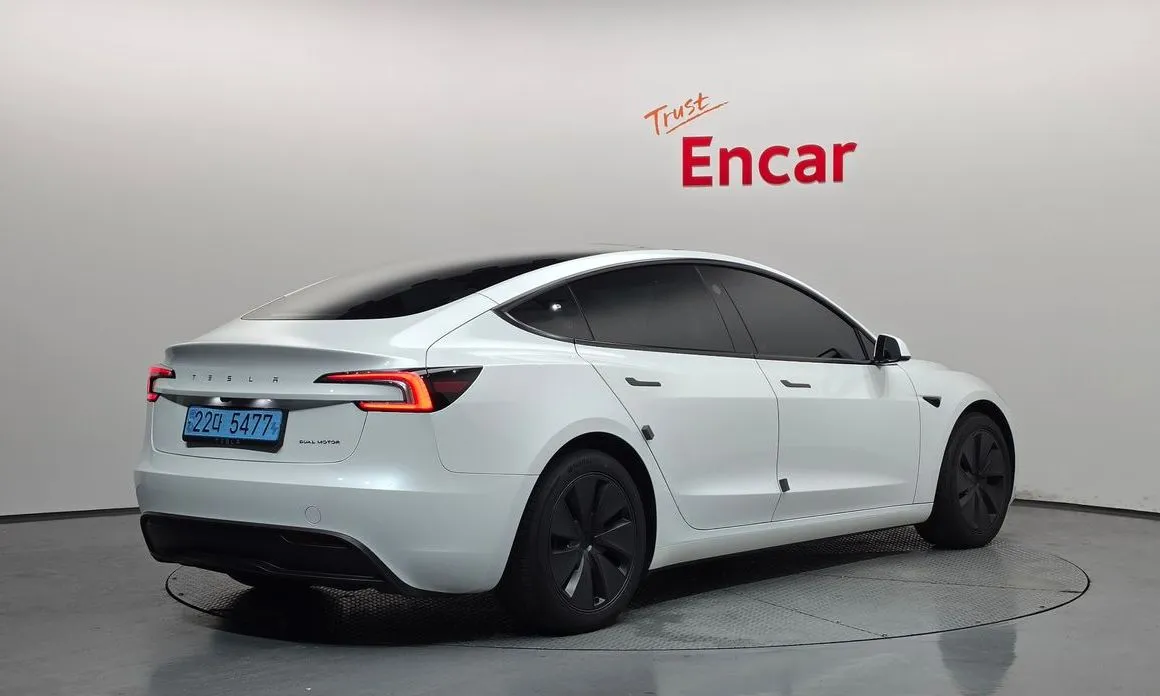 Tesla Model 3 — фото 10