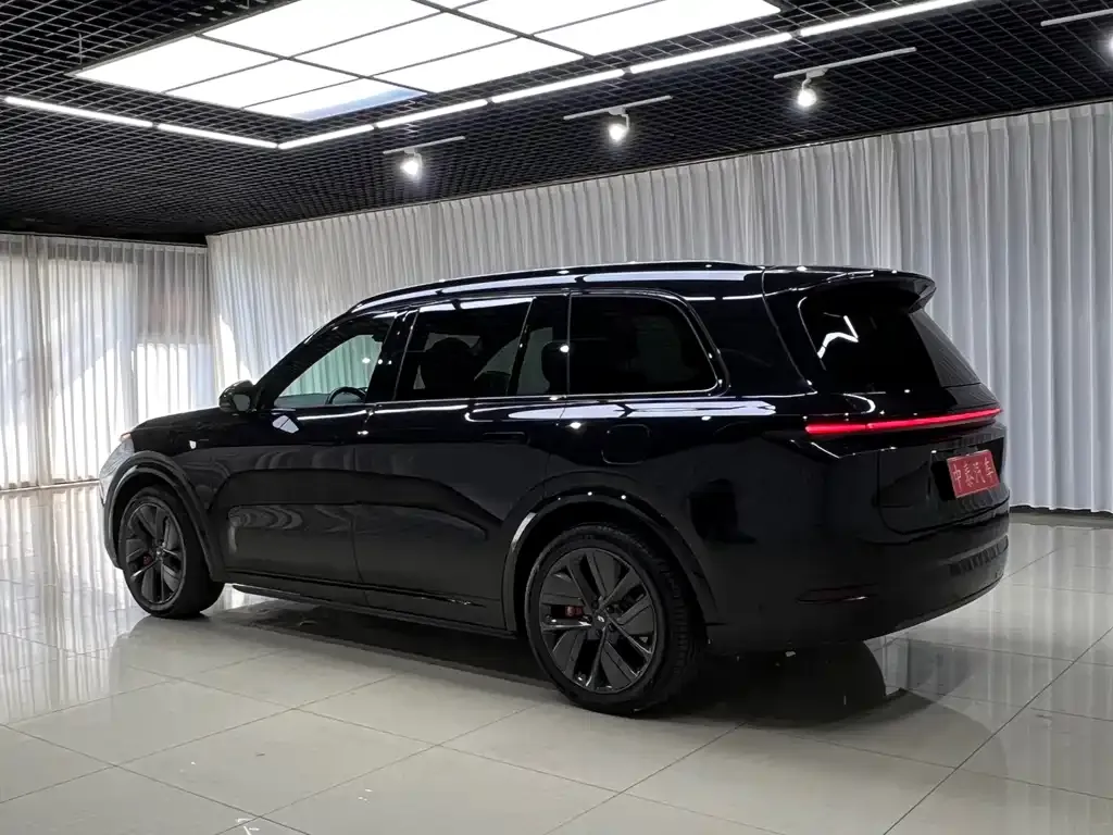 Li Auto L9 — фото 5
