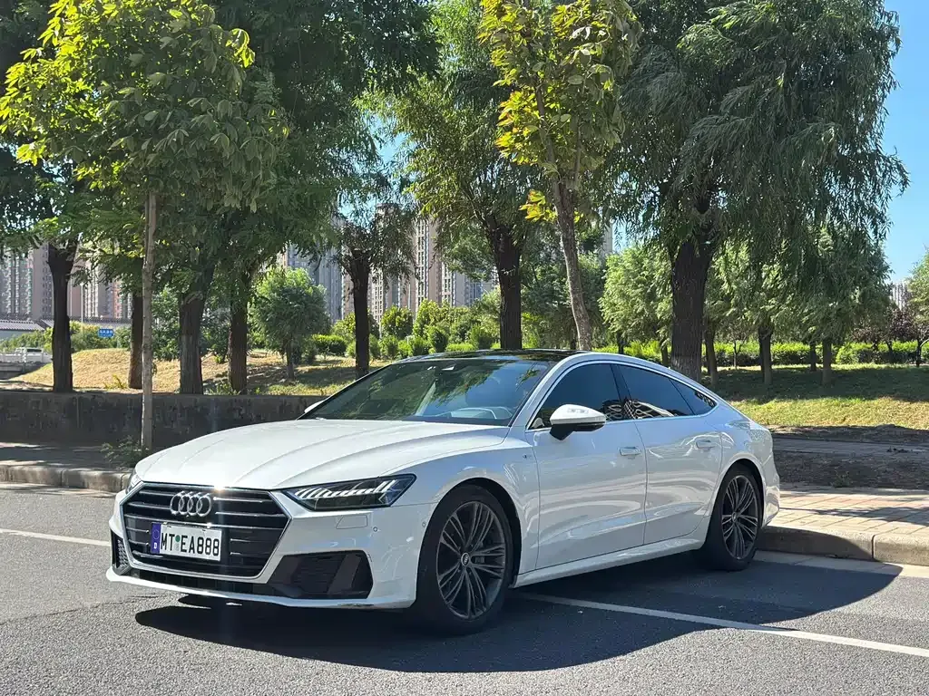 Audi A7 — фото 1