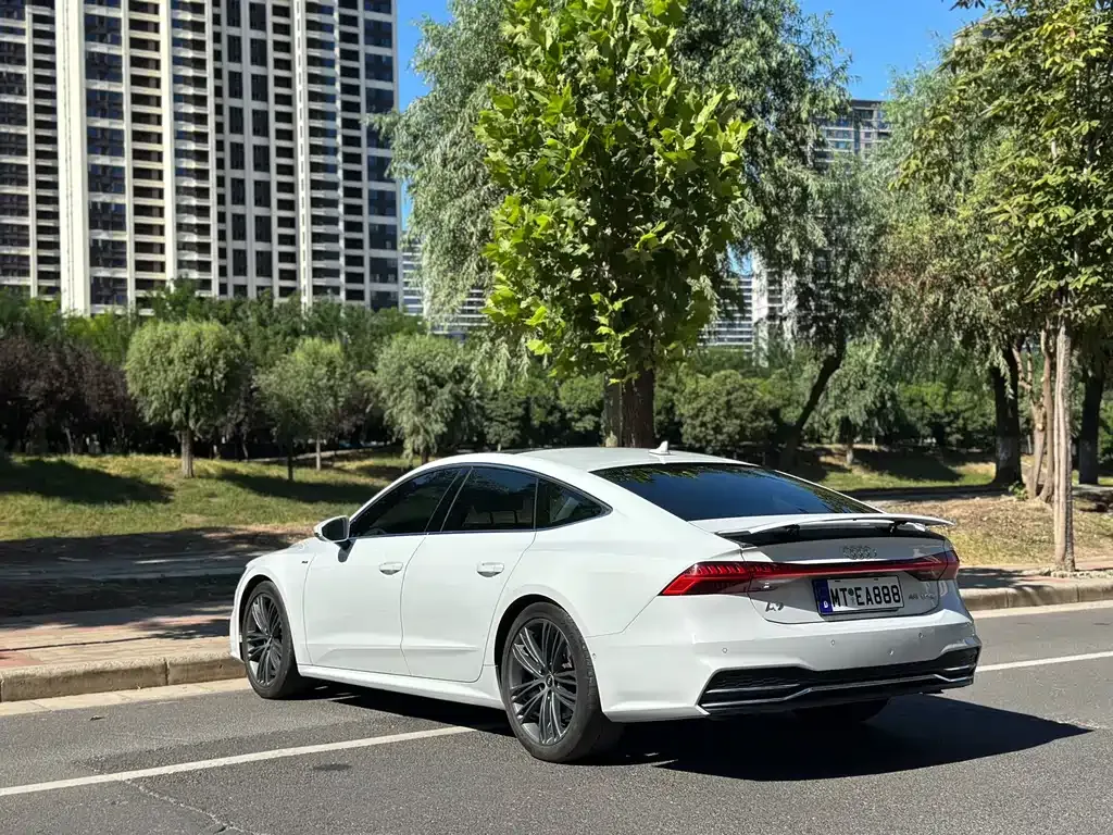 Audi A7 — фото 10