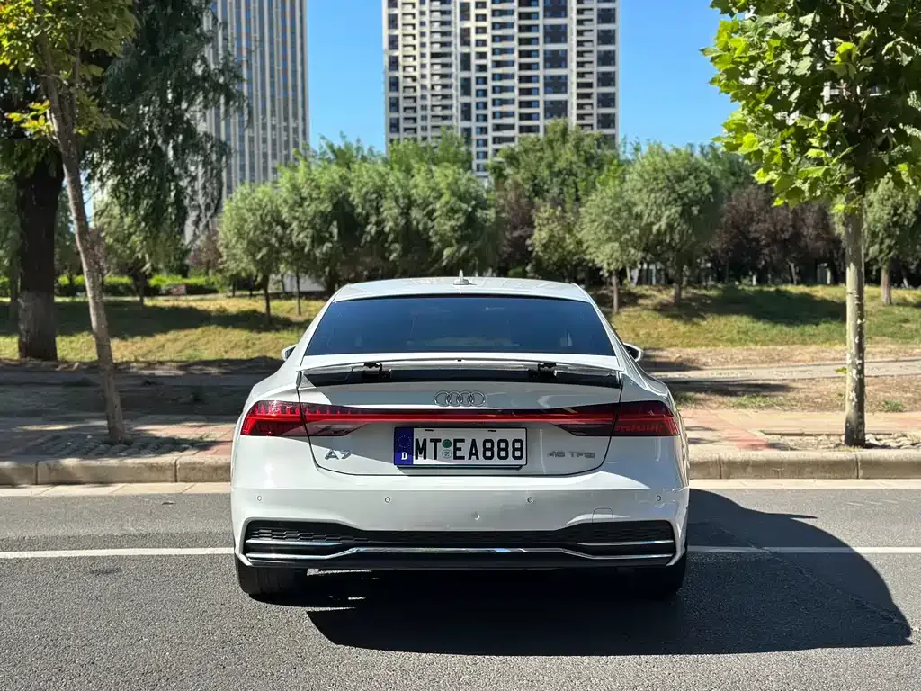 Audi A7 — фото 7