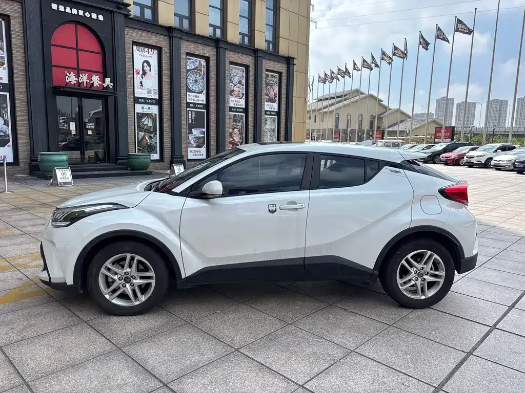 Toyota C-HR — фото 5