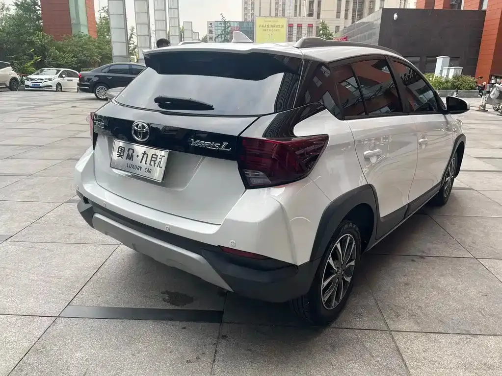 Toyota Yaris L — фото 6