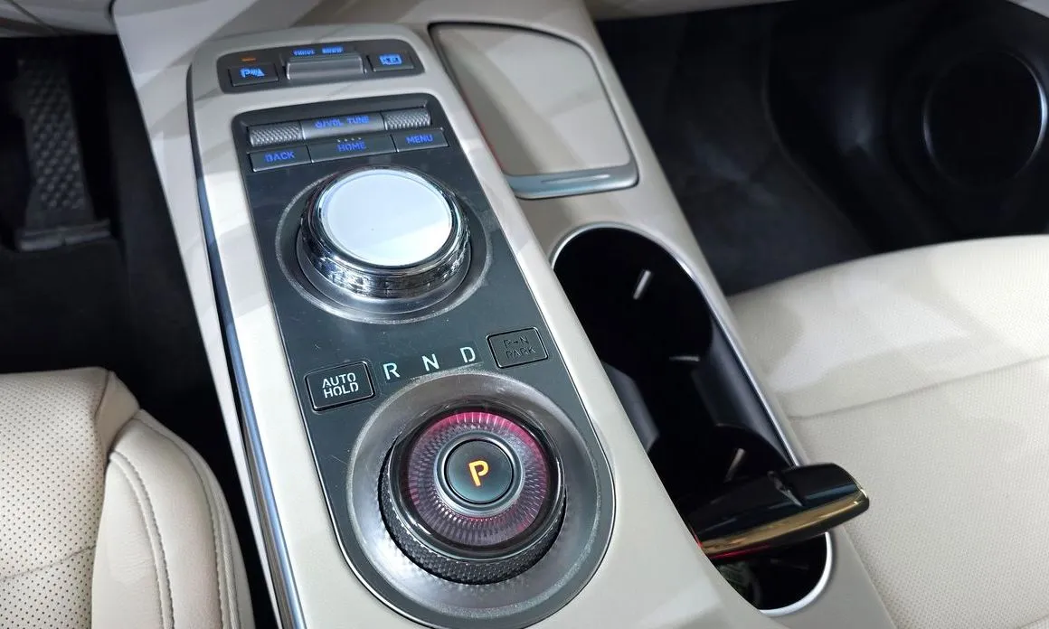 Genesis GV70 — фото 10