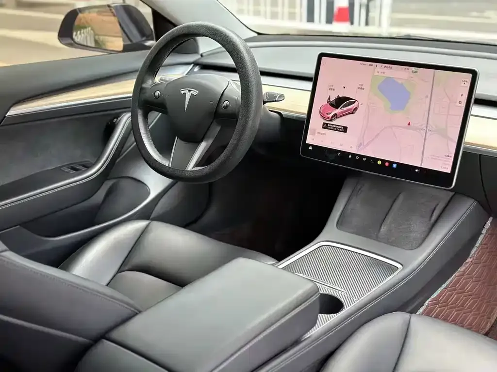 Tesla Model 3 — фото 3
