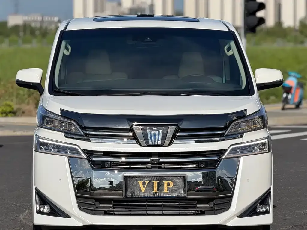 Toyota Vellfire — фото 7