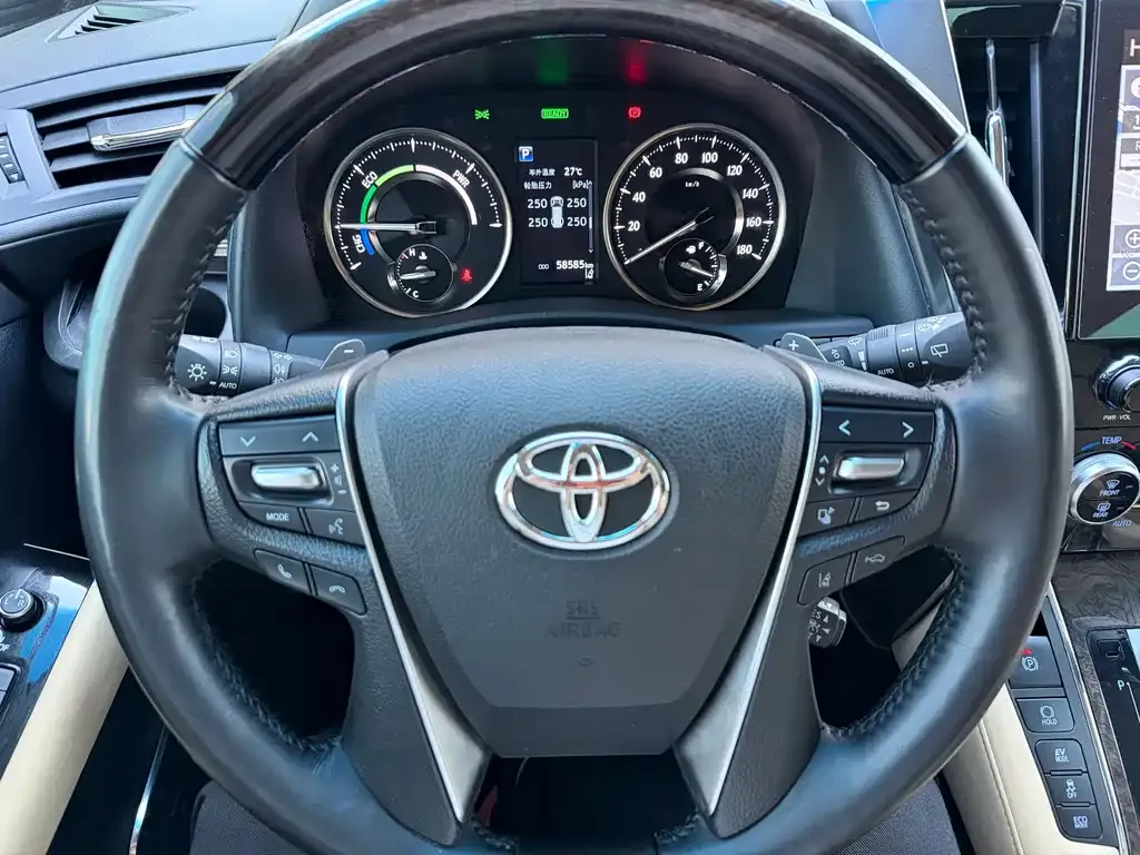 Toyota Vellfire — фото 8