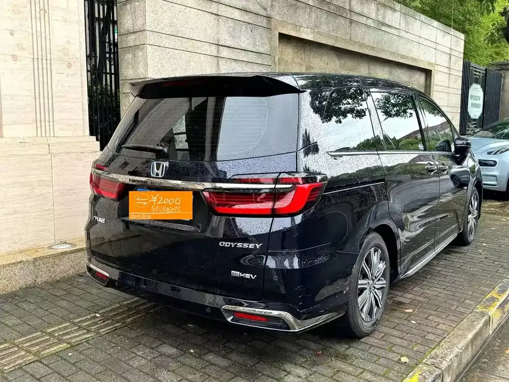 Honda Odyssey — фото 10