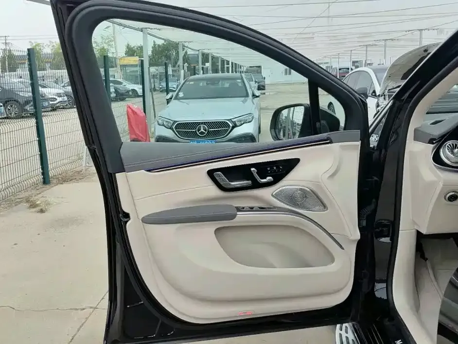Mercedes-Benz EQS SUV — фото 2