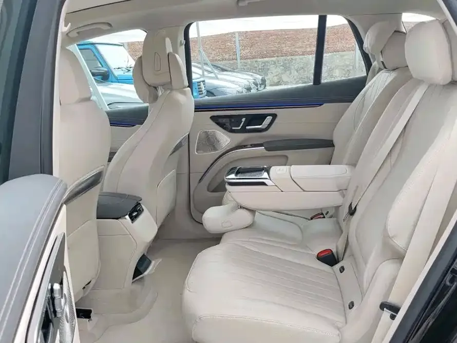 Mercedes-Benz EQS SUV — фото 8
