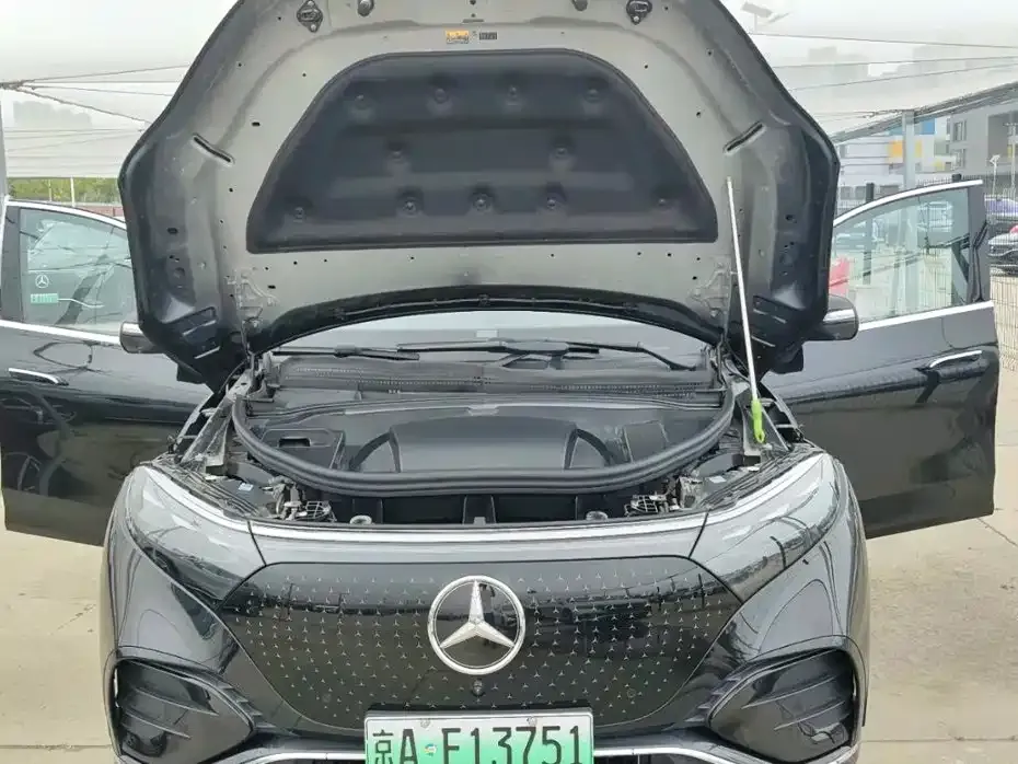 Mercedes-Benz EQS SUV — фото 6