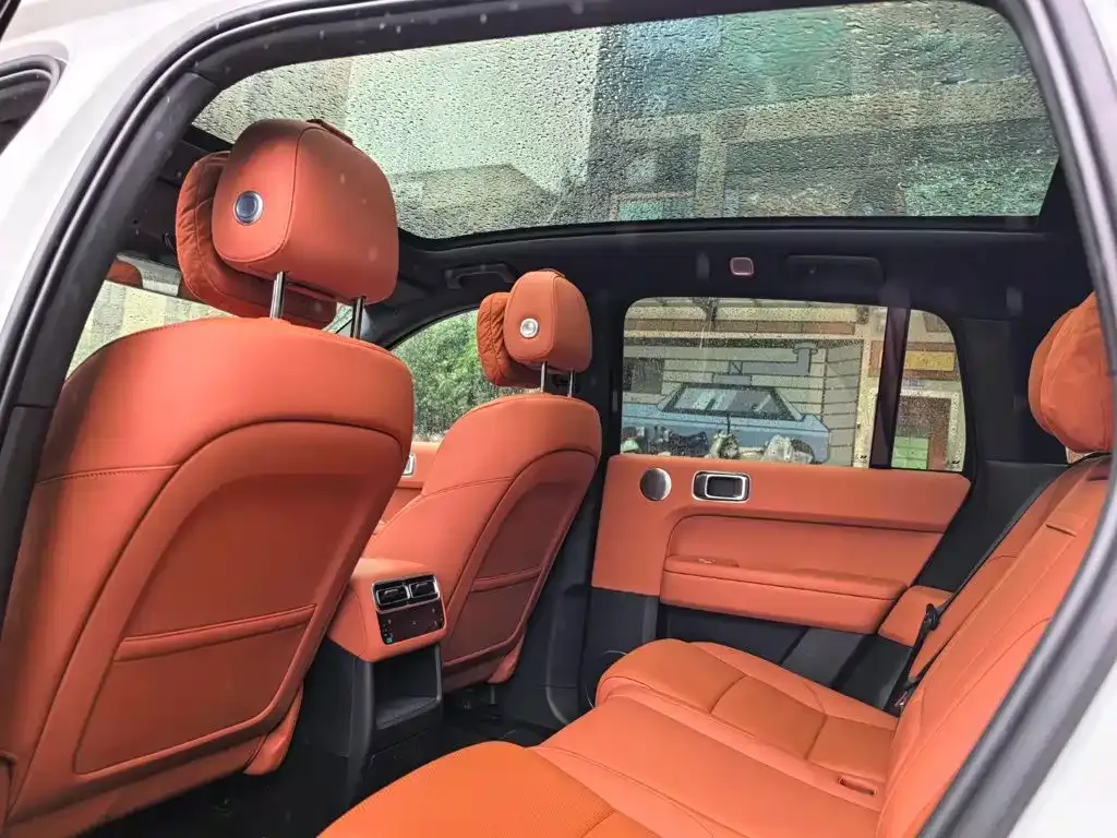 Li Auto L6 — фото 8
