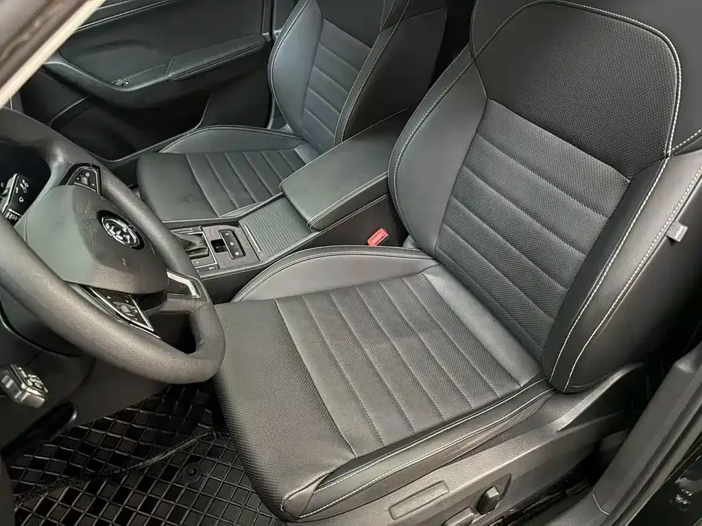 Skoda Superb — фото 2