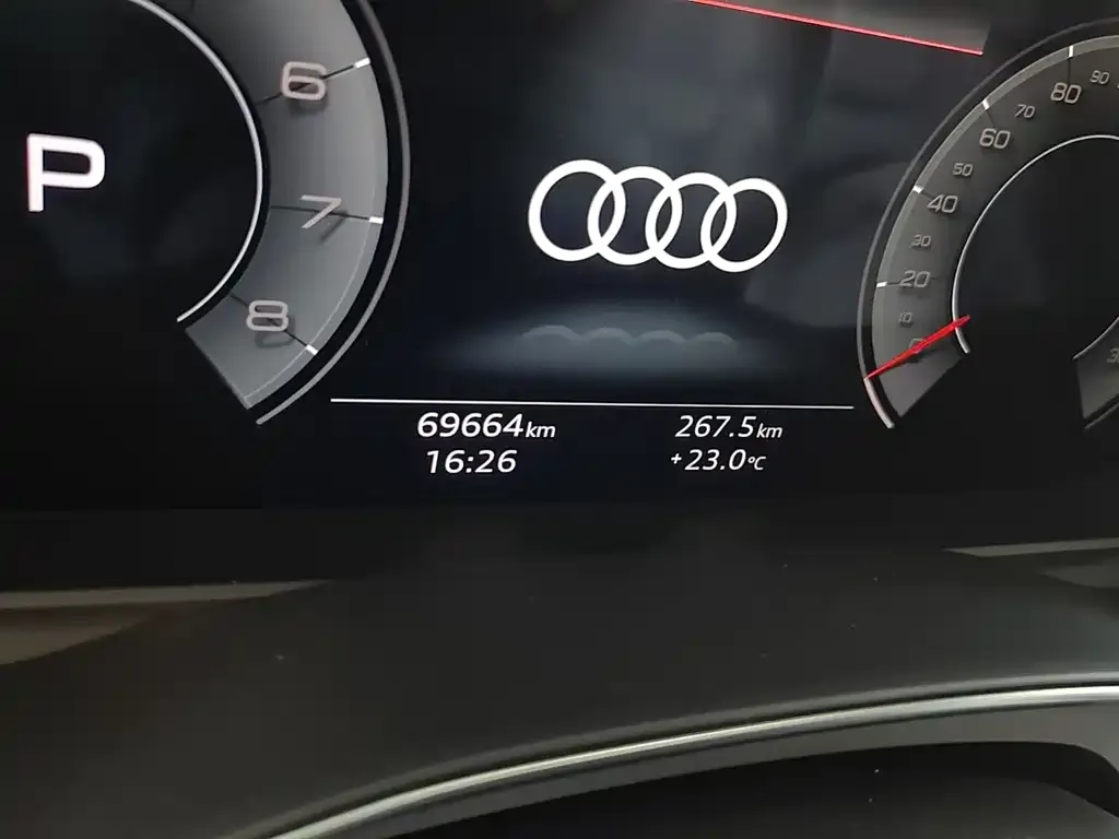 Audi A6L — фото 2