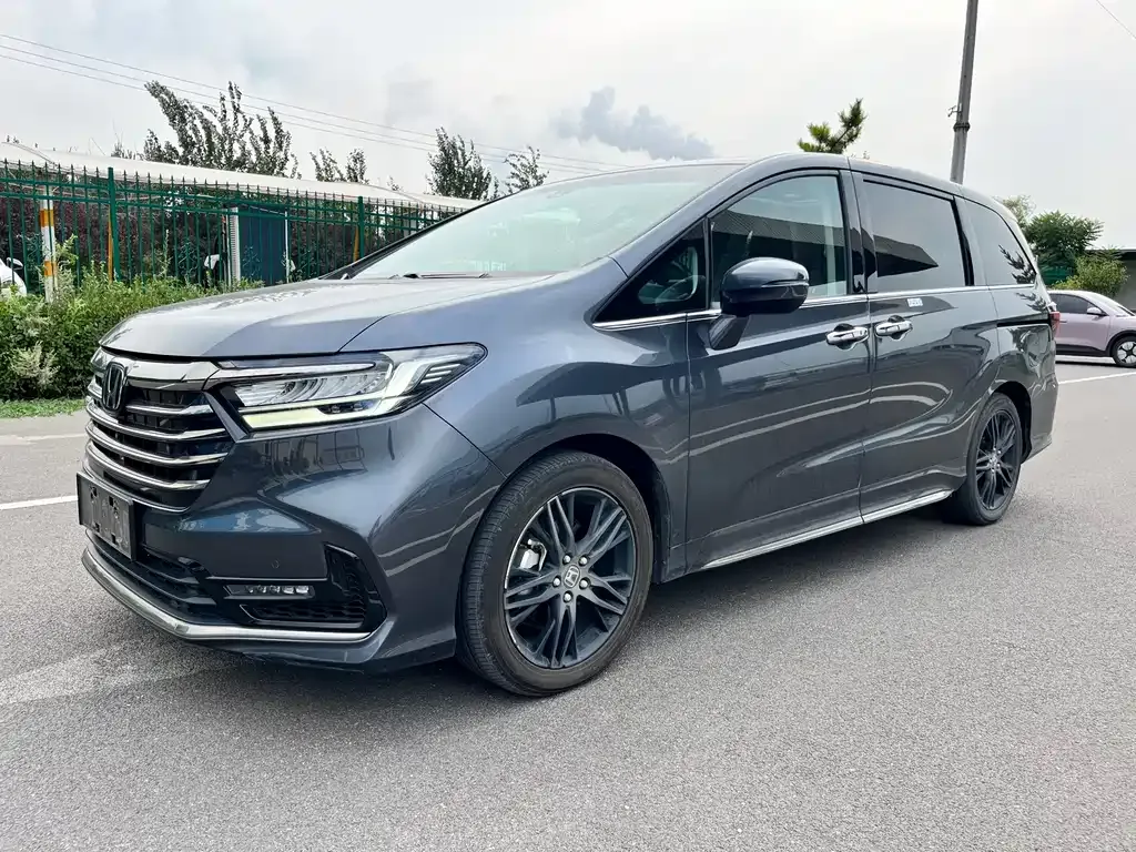 Honda Odyssey — фото 1