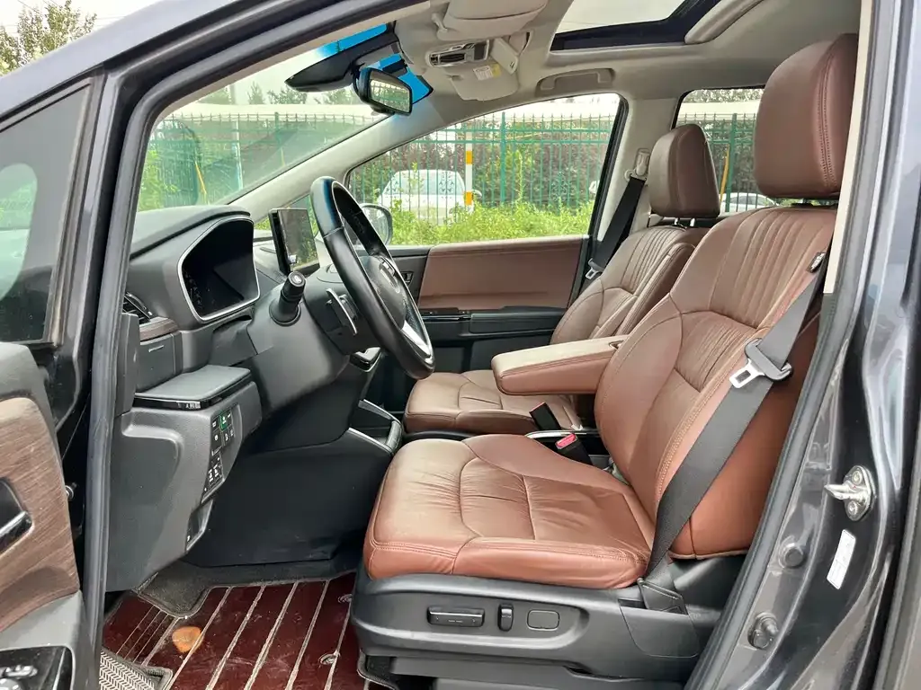 Honda Odyssey — фото 10